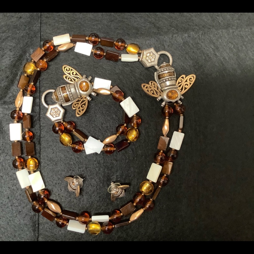 Rare Chico’s 2 strand bead, bumble bee set.